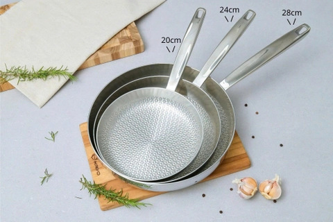 Chảo đúc inox 3 lớp thân đáy liền dập nổi Kaiyo, dáng cạn size 28cm KIP-6728
