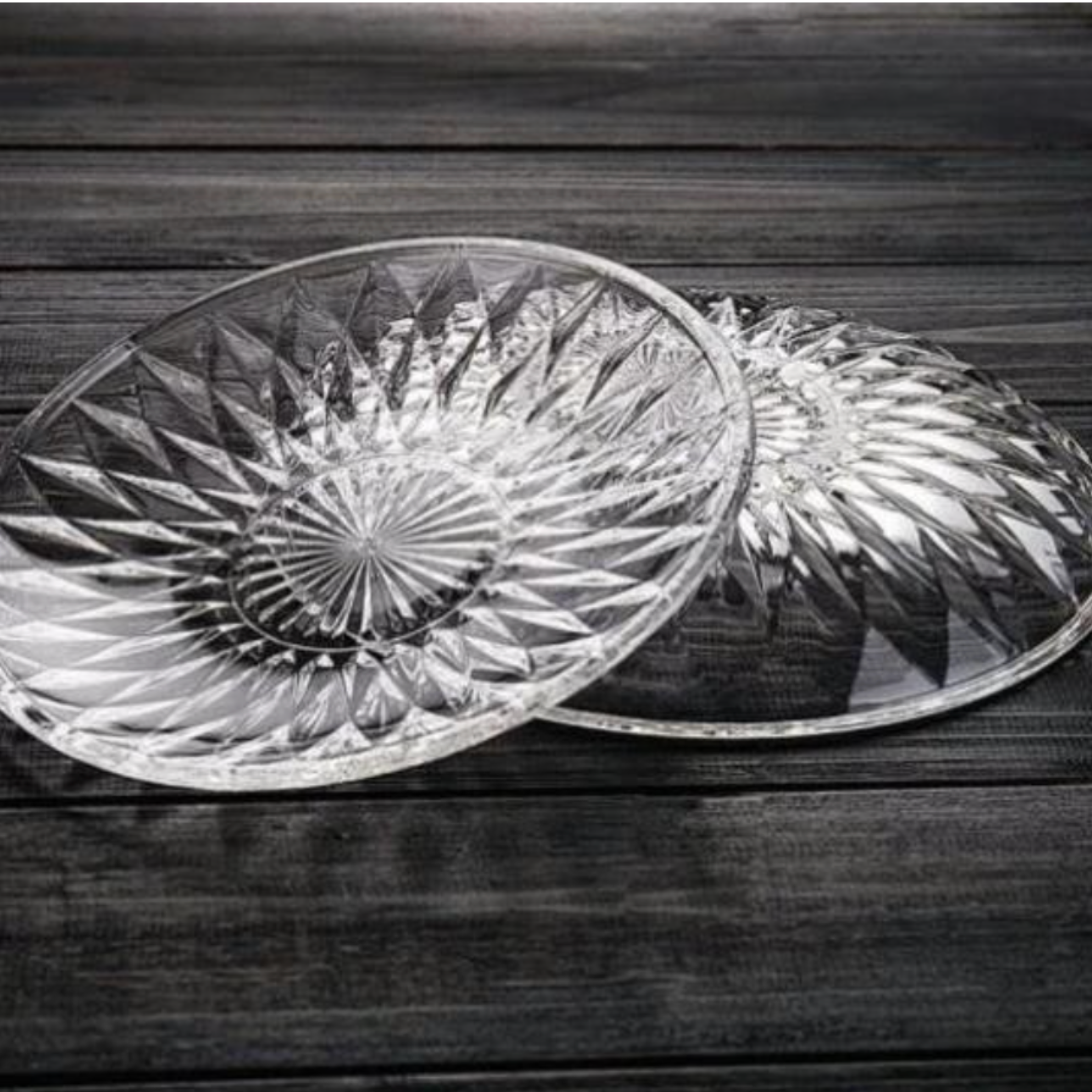 Đĩa Khía Thủy Tinh Ocean Diamond Plate P00172 - 22.5cm Chính Hãng