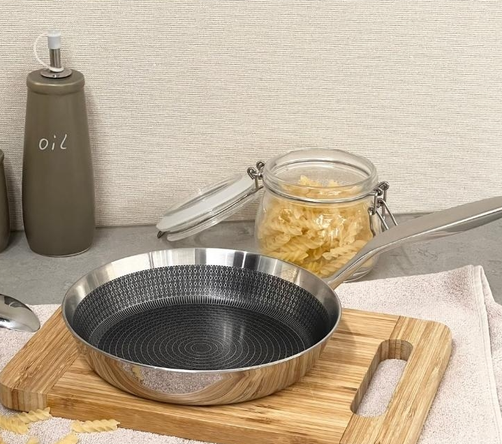 Chảo inox chống dính hoa văn nổi Tri-Ply đáy liền Kaiyo, size 20cm KNF-3567