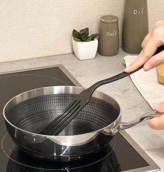 Chảo inox chống dính hoa văn nổi Tri-Ply đáy liền sâu lòng Kaiyo, size 20cm KNW-3598