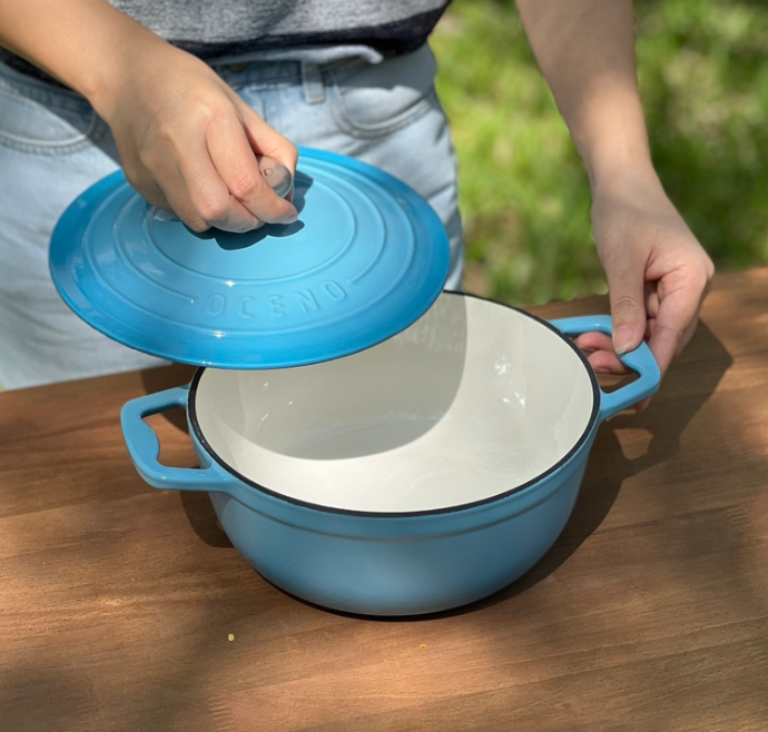 Nồi gang Oceno màu xanh light blue 22cm OCP-1204