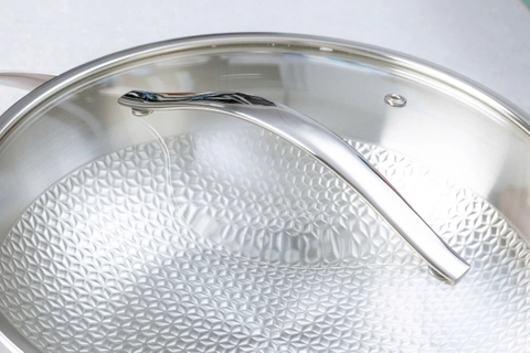 Chảo đúc inox 3 lớp đáy liền dập nổi Kaiyo, sâu lòng, 2 tay cầm, vung kính, size 28cm KIW-6766